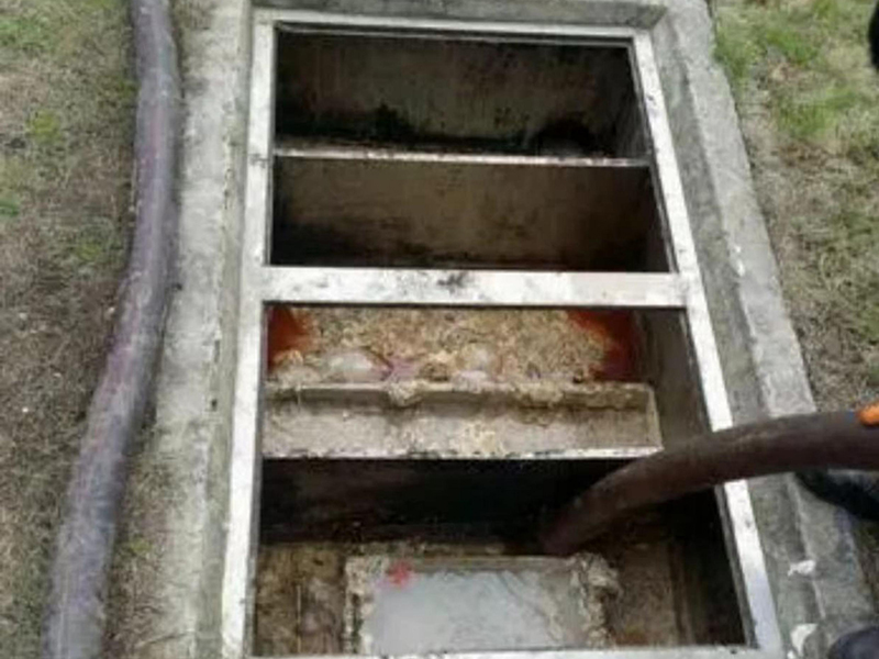 铺前镇隔油池清理