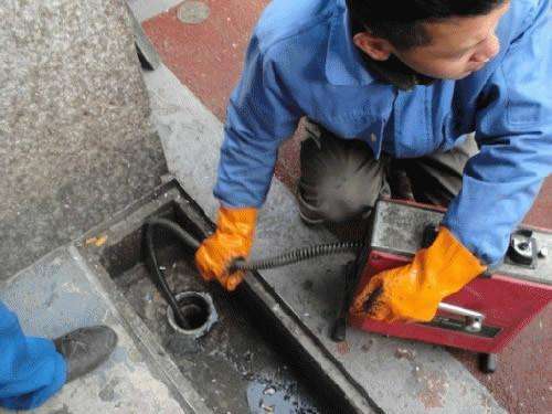 铺前镇疏通下水道