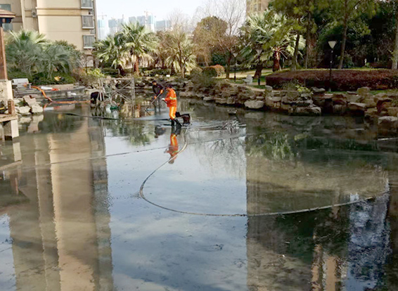 铺前镇景观池淤泥清理